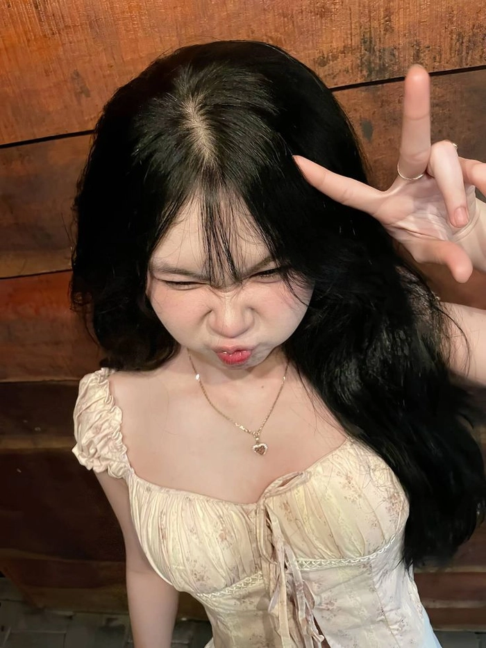 Gái xinh mới lớn phong cách giản dị