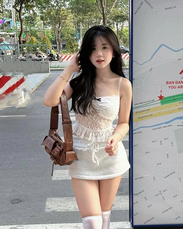 Gái xinh mới lớn với nụ cười tươi tắn