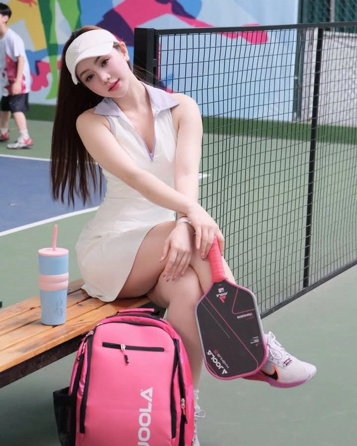 Gái xinh pickleball style thể thao