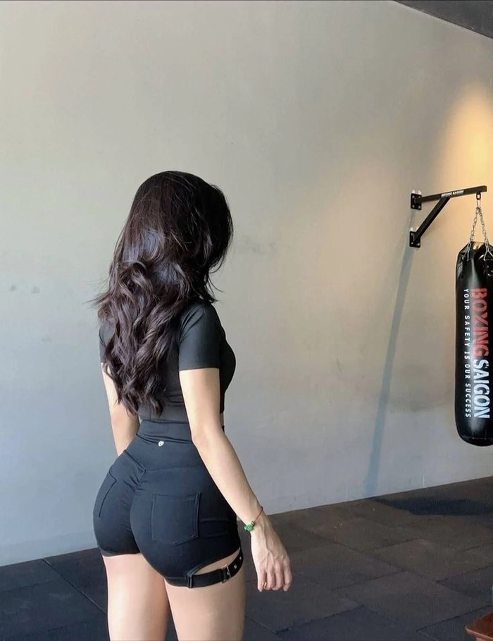 Gái xinh sexy mông to hiện đại