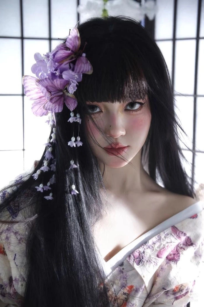 Girl mặc kimono phong cách gợi cảm