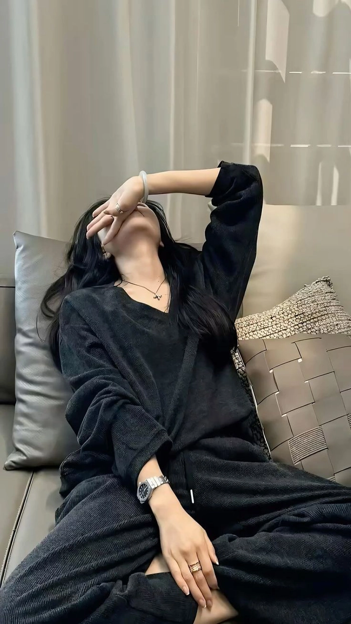 Hình ảnh cô gái buồn đẹp nhất