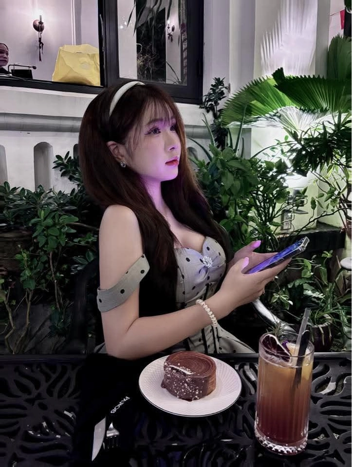 Hình ảnh gái lớp 7 xinh giản đơn