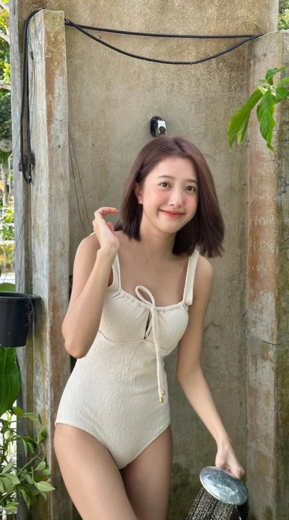 Hình ảnh gái mặc bodysuit trẻ trung