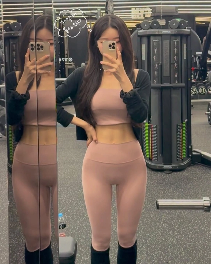 Hình ảnh gái mặc quần legging trẻ trung