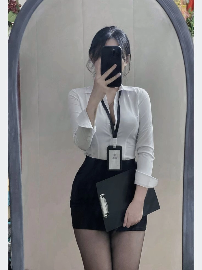 Hình ảnh gái mặc quần tất nhẹ nhàng