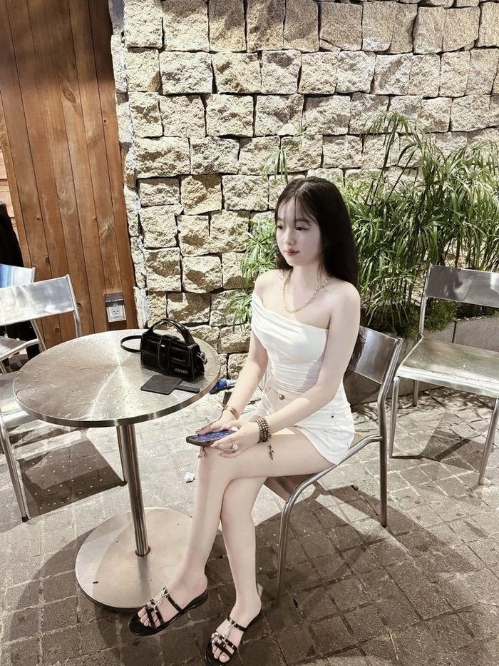 Hình ảnh gái xinh cấp 2 phong cách đơn giản