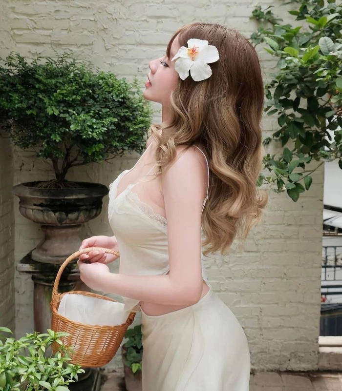 Hình ảnh gái xinh che mặt 2k5