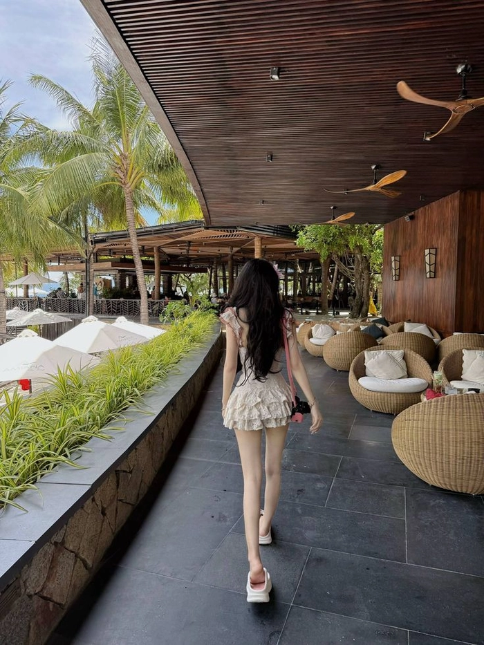 Hình ảnh gái xinh chụp dáng đời thường