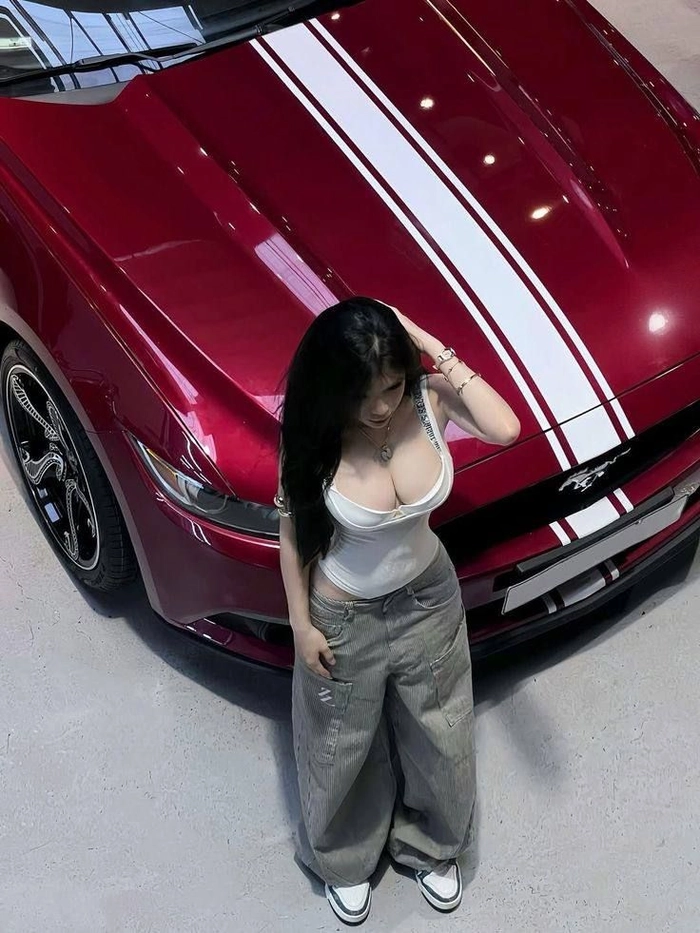 Hình ảnh gái xinh mặc bikini nóng bỏng hiện đại