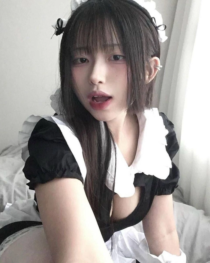 Hình ảnh gái xinh mặc đồ hầu gái được yêu thích