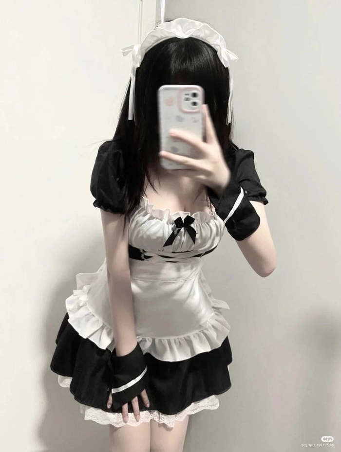 Hình ảnh gái xinh mặc đồ hầu gái tinh tế