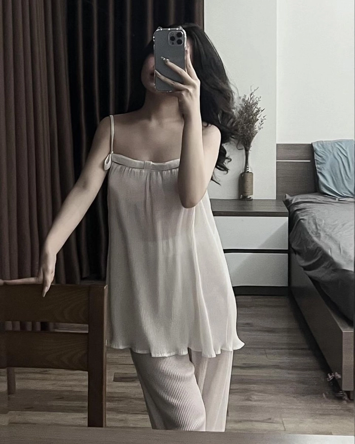 Hình ảnh gái xinh mặc đồ ngủ mềm mại