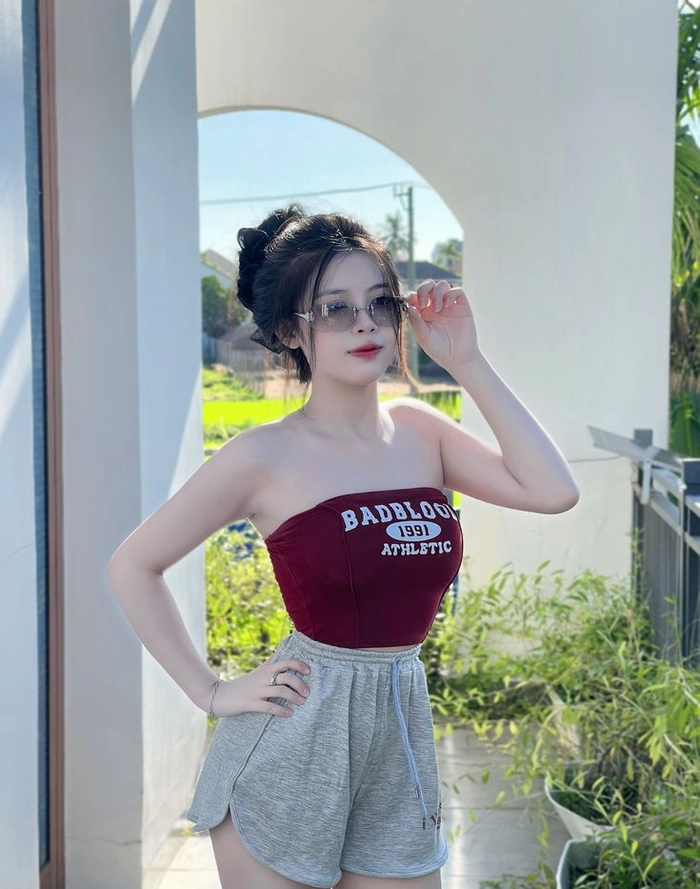 Hình ảnh gái xinh mặc quần ngắn cuốn hút