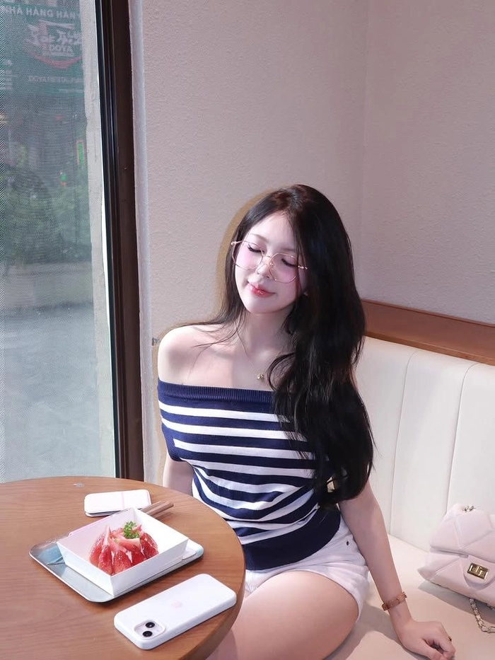 Hình ảnh gái xinh mới lớn tự nhiên