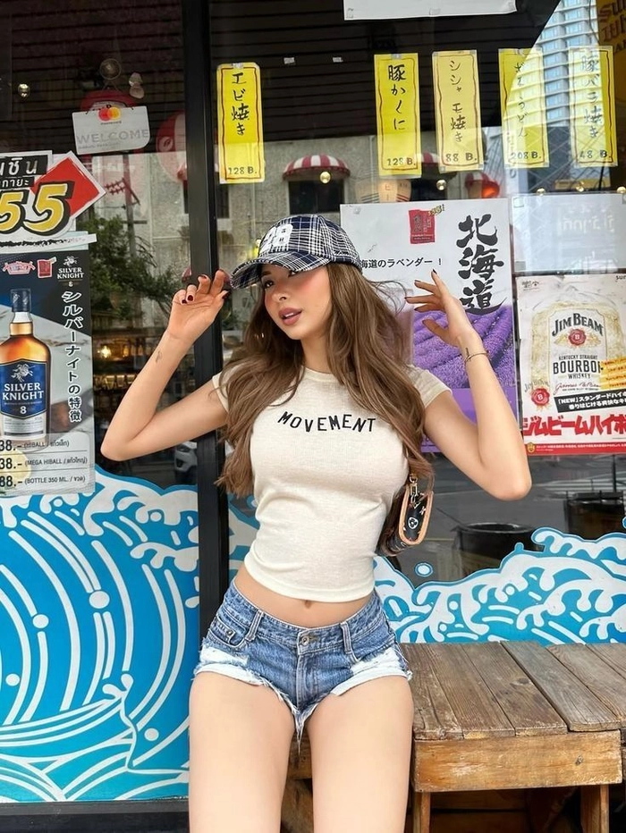 Hình ảnh gái xinh tóc dài phong cách trẻ