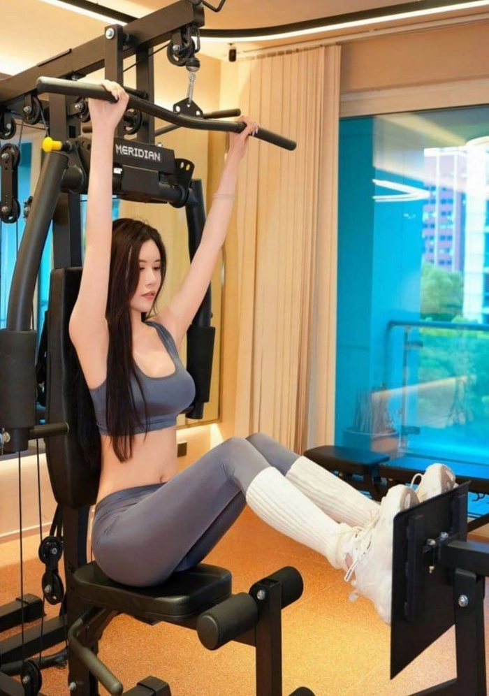 Hình gái mặc quần legging phong cách đời sống