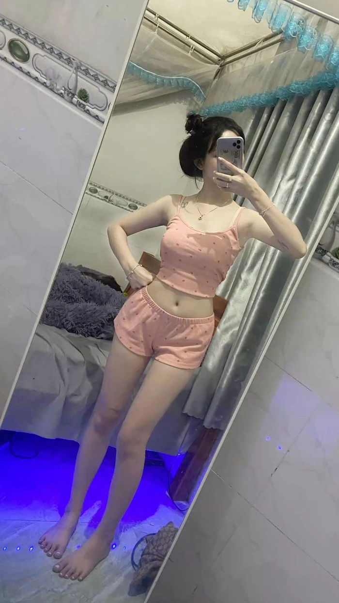 Hình gái xinh mặc đồ ngủ sexy đời thường