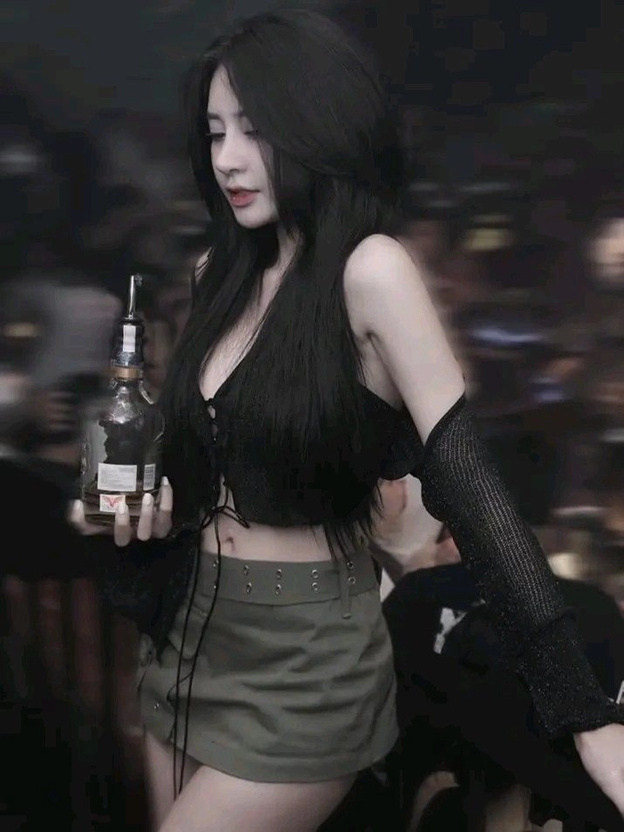 Hình gái xinh say rượu nhẹ nhàng