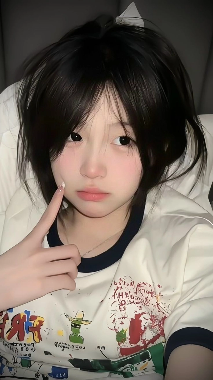 Hình girl xinh mặt mộc tự tin