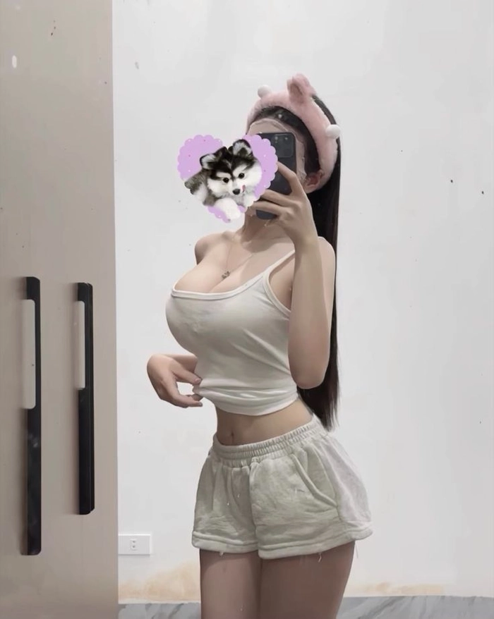 Khoảnh khắc tự sướng nhẹ nhàng của gái xinh