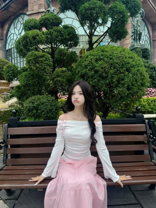 Ảnh gái 2007 xinh với thần thái nhẹ nhàng