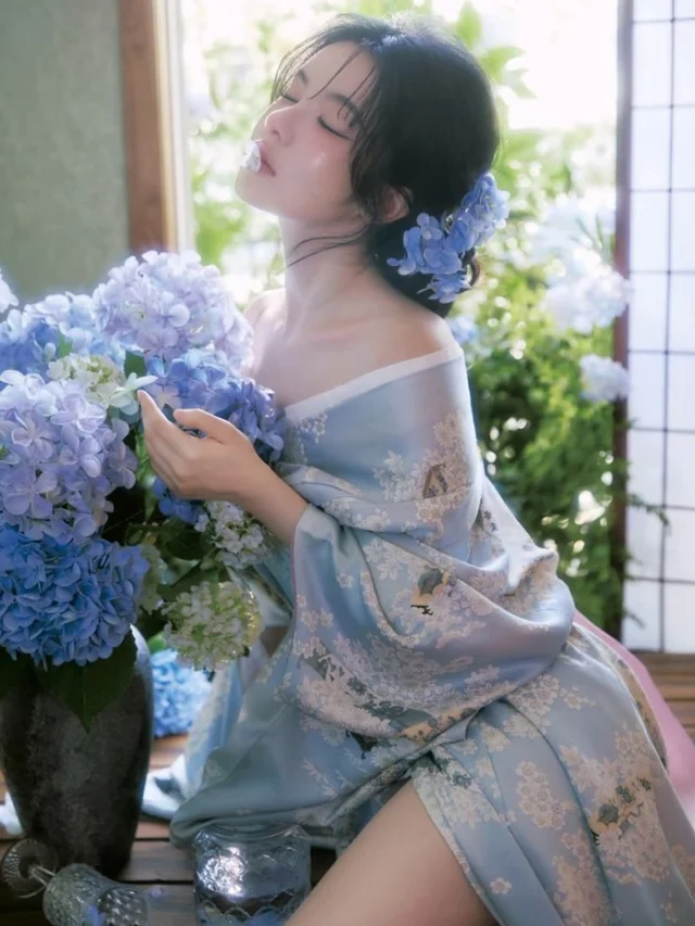 Ảnh girl kimono sexy tinh tế