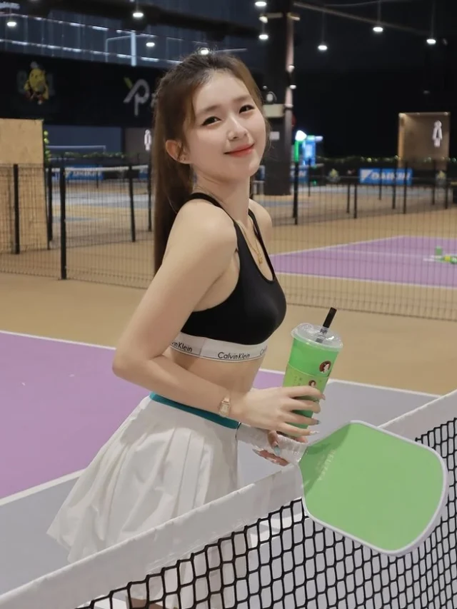 Gái xinh pickleball phong thái tự tin