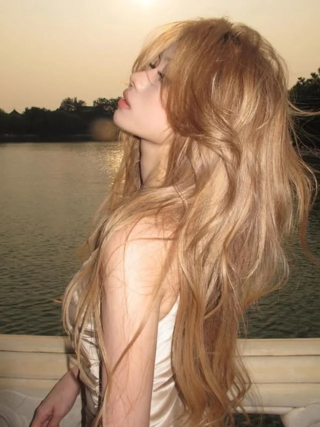 Gái xinh tóc dài thần thái cuốn