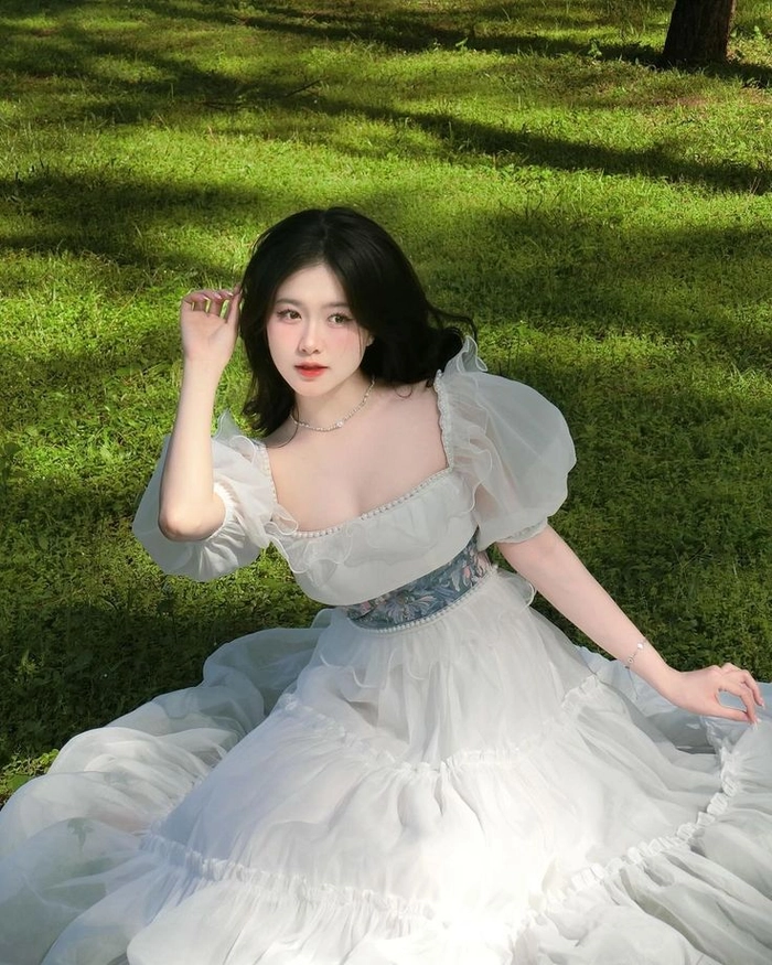 Ảnh gái xinh mặc váy lưới nhẹ nhàng tinh tế