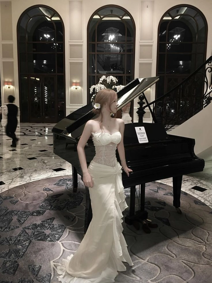 Ảnh gái xinh mặc váy lưới phong cách trẻ