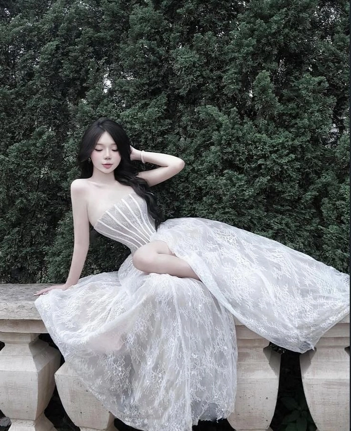 Ảnh gái xinh mặc váy lưới vibe thời trang