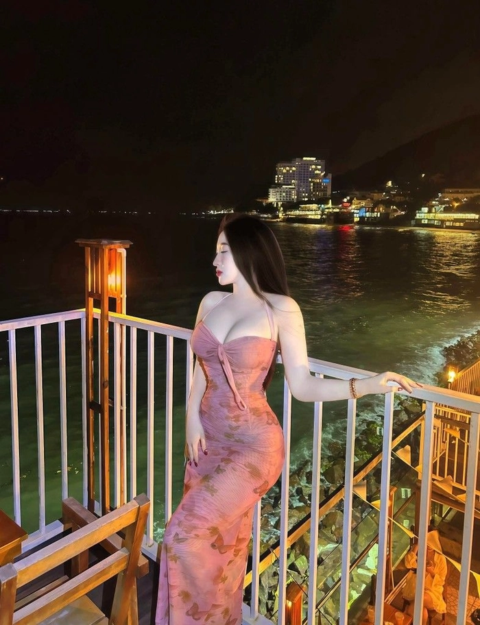 Ảnh nền gái xinh phong cách hiện đại