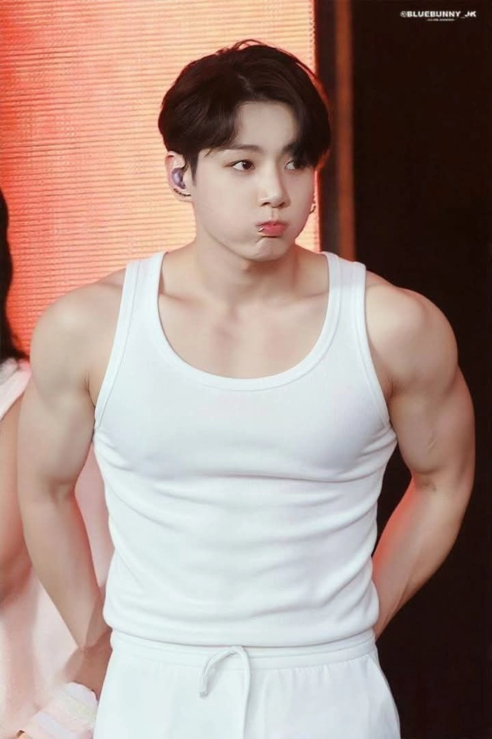 Ảnh trai đẹp Hàn Quốc phong cách hiện đại