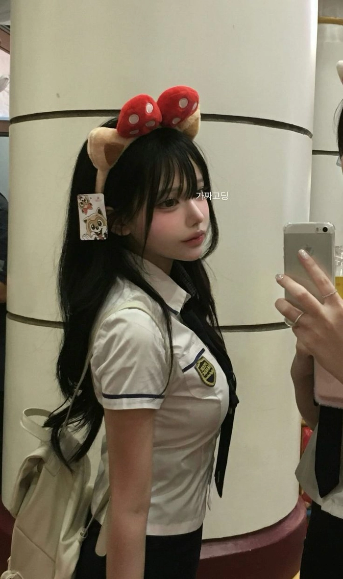 Concept nữ sinh trong trẻo cuốn hút