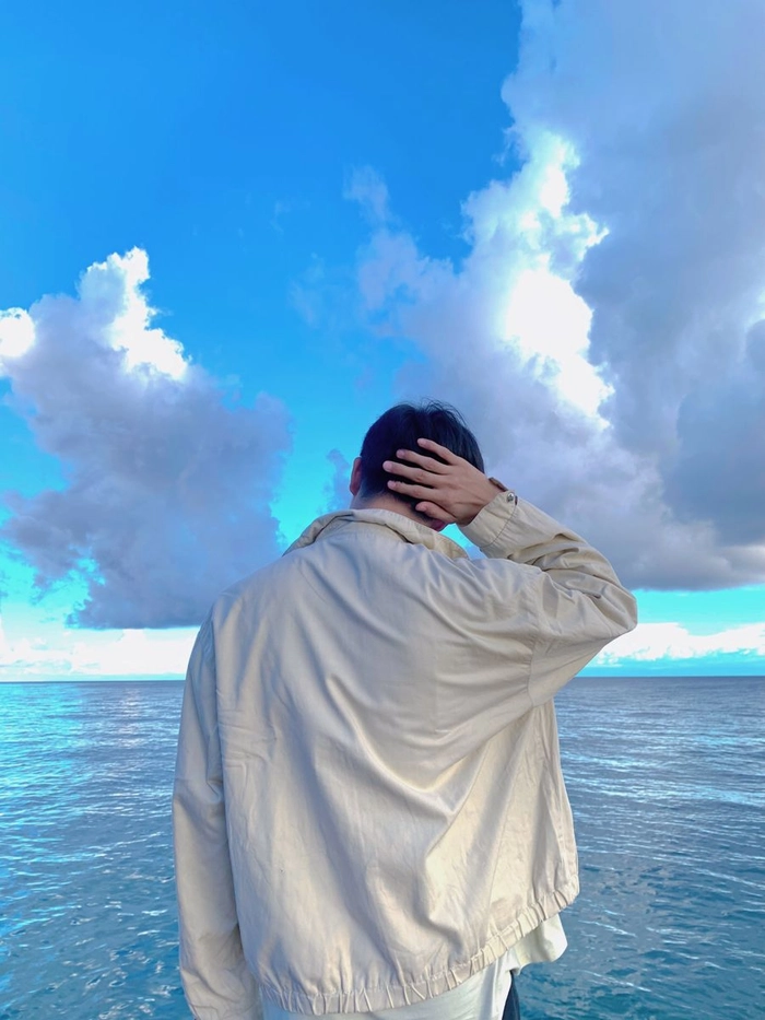 Góc chụp phía sau đầy bí ẩn