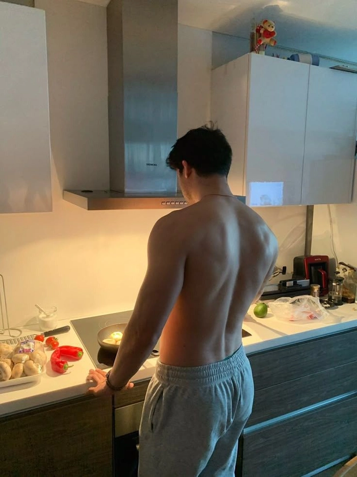 Hình ảnh quay lưng đẹp nam đầy phong cách