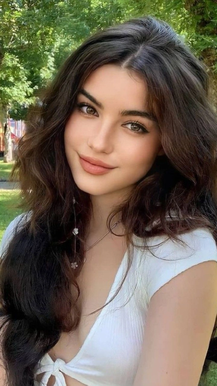 Hình gái tây đẹp với vibe Âu Mỹ