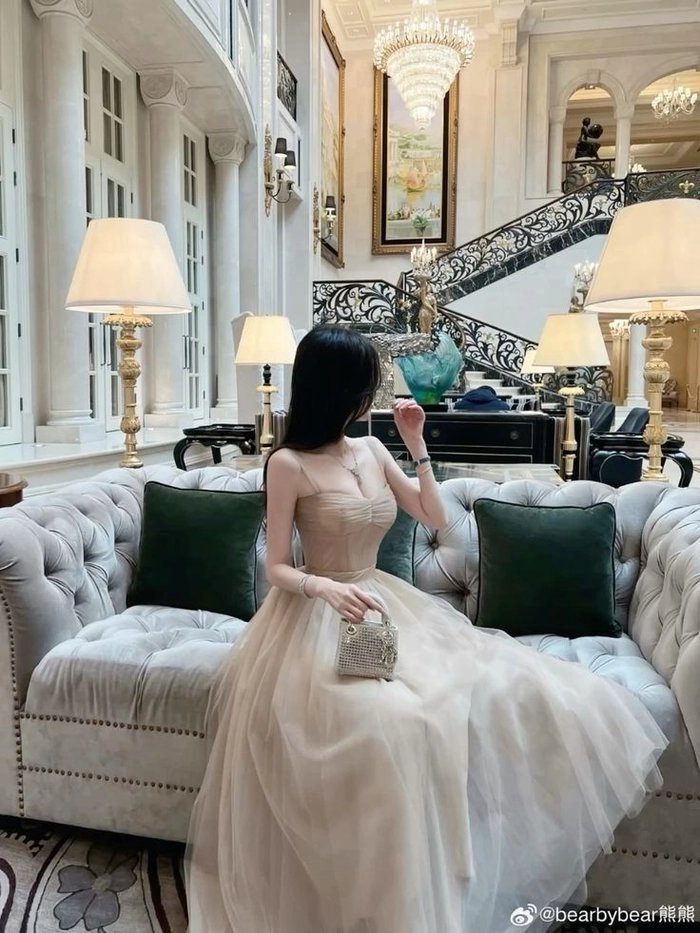 Phong cách thời trang hiện đại nổi bật