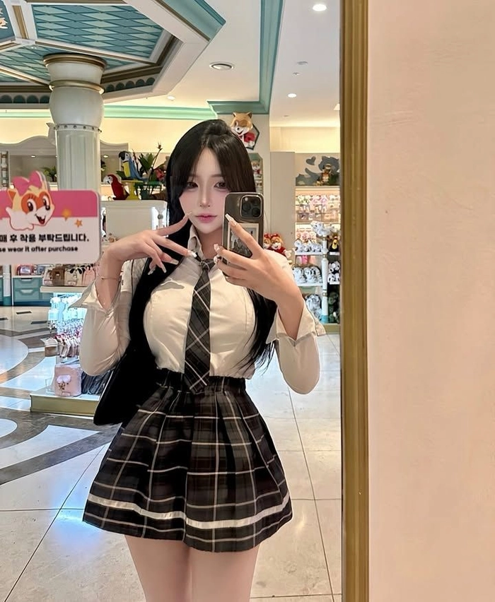 Tạo hình đồng phục trẻ trung