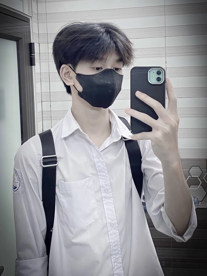 Thần thái cool ngầu tự nhiên