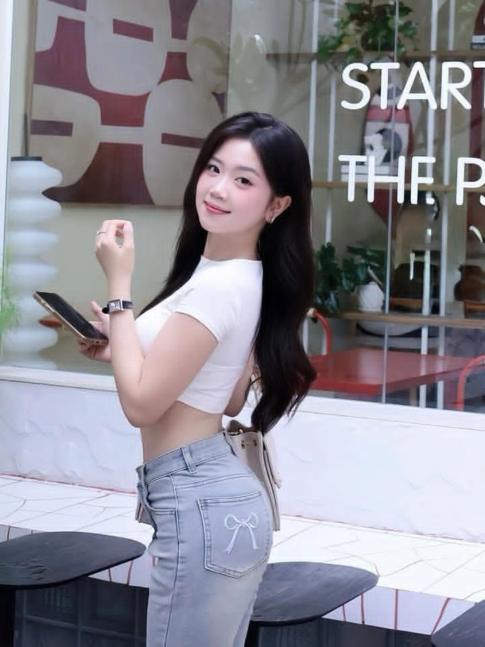 Thần thái tự nhiên đầy ấn tượng