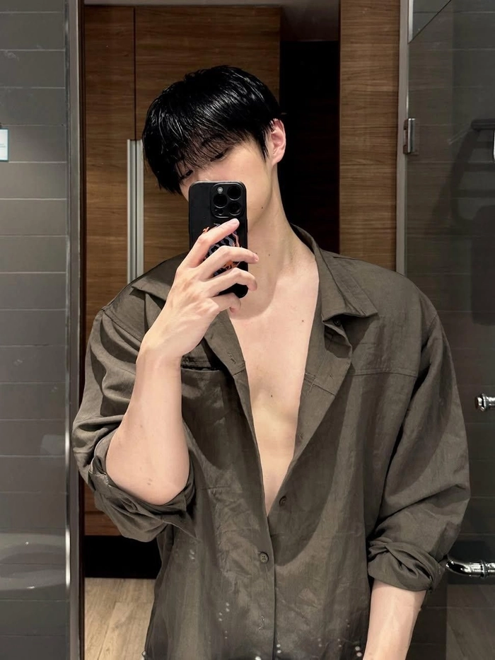 Visual nam thần cuốn hút