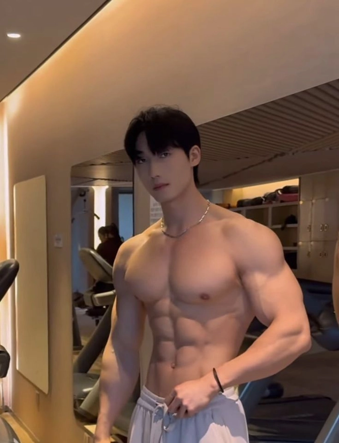 Ảnh trai sáu múi phong cách mạnh mẽ